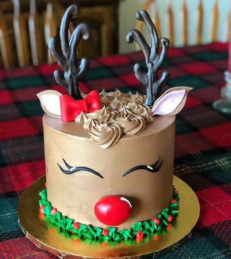 Christmas Reindeer Cake